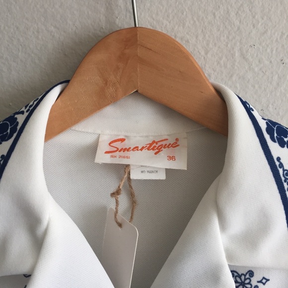 The Porcelain Blouse - Picture 3 of 6